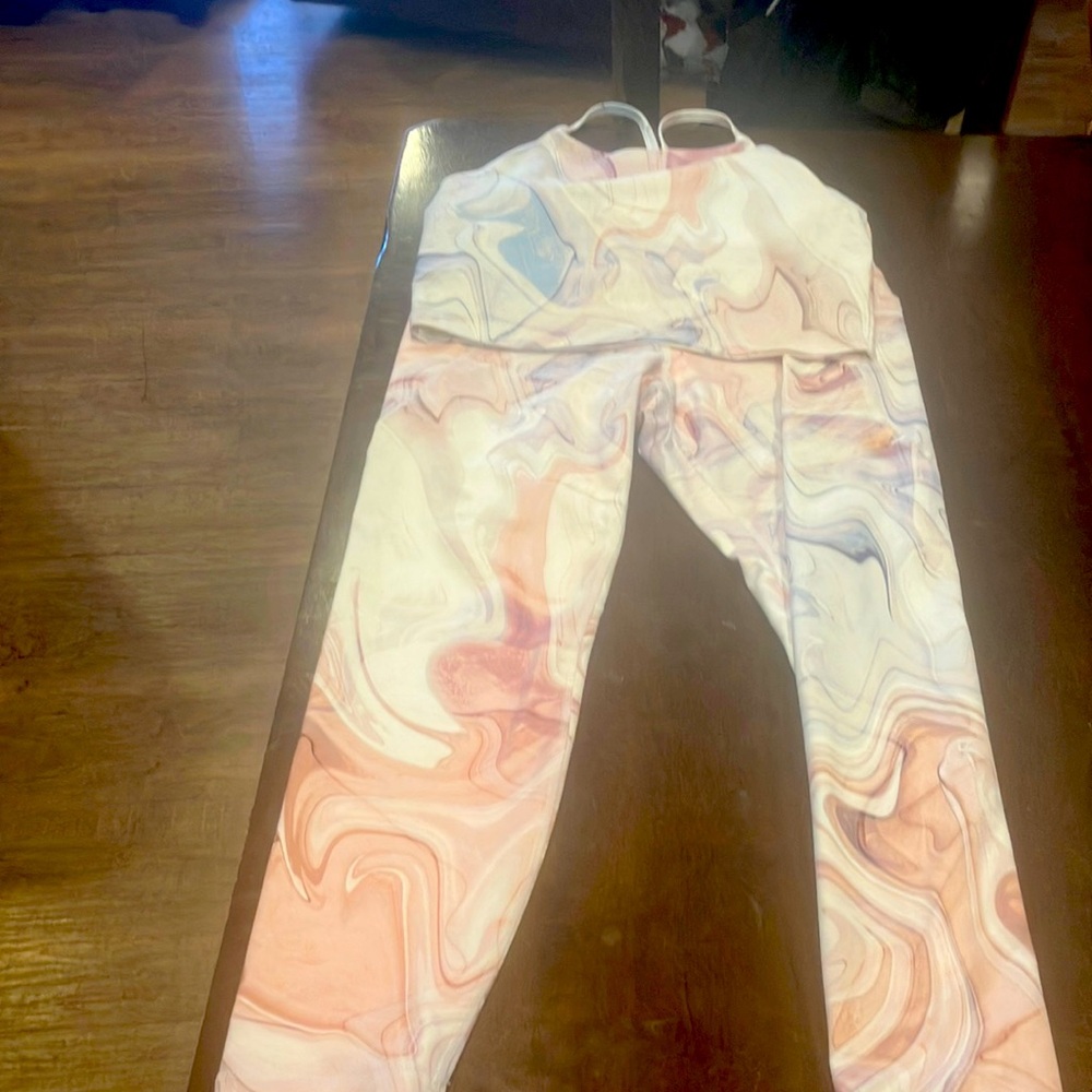 Old Navy 2 Pieces! Summer tank& leggings fits Med to Lrg. One Only Ignore Other